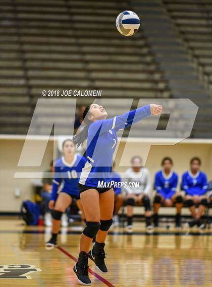 Thumbnail 1 in Burbank vs Lanier [Sidney] photogallery.