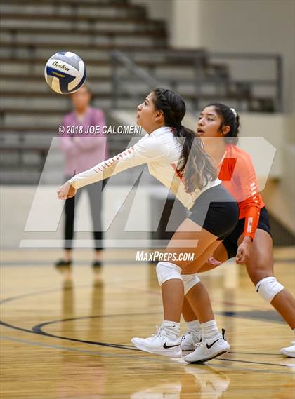 Thumbnail 3 in Burbank vs Lanier [Sidney] photogallery.