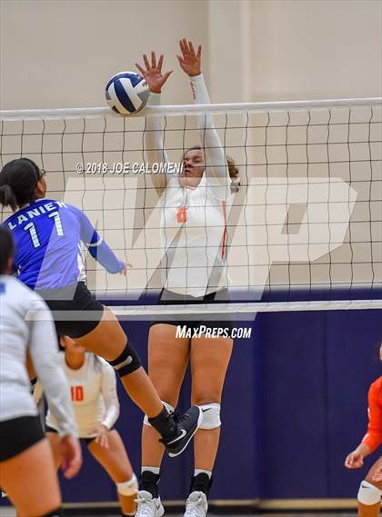 Thumbnail 3 in Burbank vs Lanier [Sidney] photogallery.