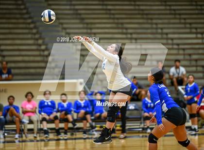 Thumbnail 2 in Burbank vs Lanier [Sidney] photogallery.
