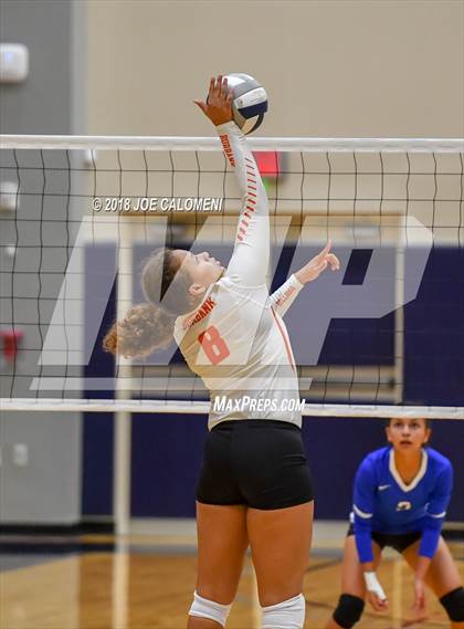 Thumbnail 3 in Burbank vs Lanier [Sidney] photogallery.
