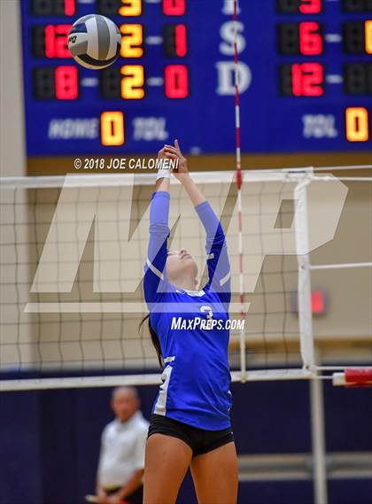 Thumbnail 2 in Burbank vs Lanier [Sidney] photogallery.