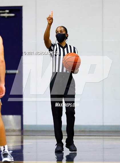 Thumbnail 3 in Santa Margarita vs. St. John Bosco photogallery.