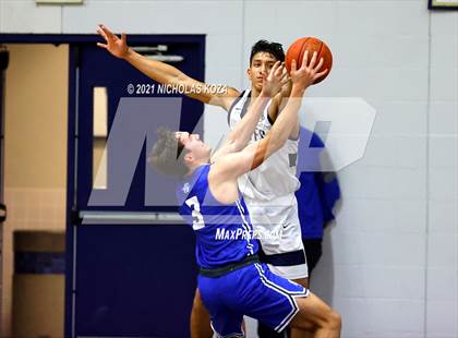 Thumbnail 3 in Santa Margarita vs. St. John Bosco photogallery.