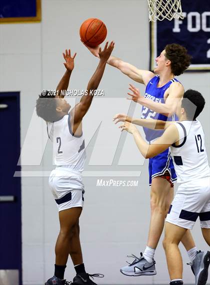 Thumbnail 3 in Santa Margarita vs. St. John Bosco photogallery.