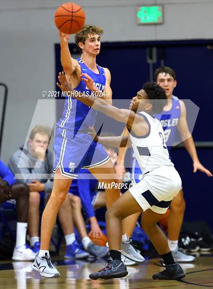 Thumbnail 2 in Santa Margarita vs. St. John Bosco photogallery.