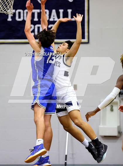Thumbnail 2 in Santa Margarita vs. St. John Bosco photogallery.