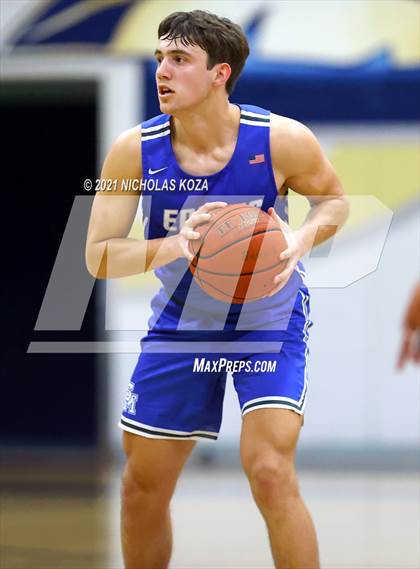 Thumbnail 2 in Santa Margarita vs. St. John Bosco photogallery.