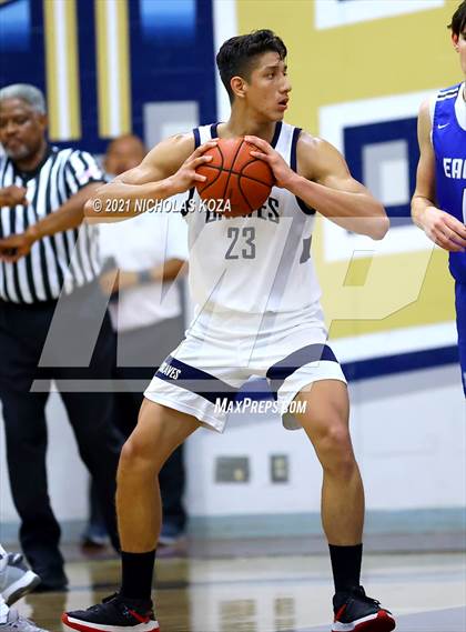 Thumbnail 3 in Santa Margarita vs. St. John Bosco photogallery.