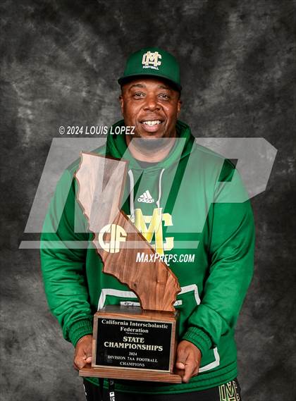 Thumbnail 2 in Moreau Catholic (CIF State DIV 7 AA Championship Trophy Award Photos) photogallery.