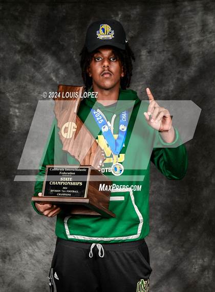 Thumbnail 3 in Moreau Catholic (CIF State DIV 7 AA Championship Trophy Award Photos) photogallery.
