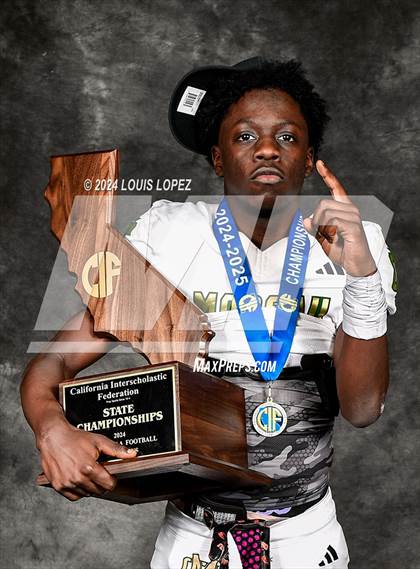Thumbnail 1 in Moreau Catholic (CIF State DIV 7 AA Championship Trophy Award Photos) photogallery.