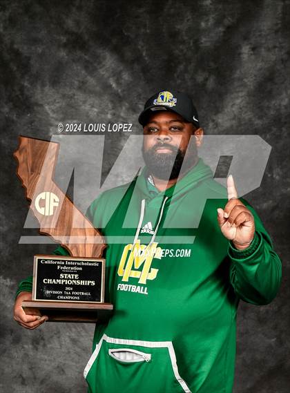 Thumbnail 3 in Moreau Catholic (CIF State DIV 7 AA Championship Trophy Award Photos) photogallery.