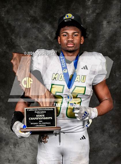 Thumbnail 3 in Moreau Catholic (CIF State DIV 7 AA Championship Trophy Award Photos) photogallery.