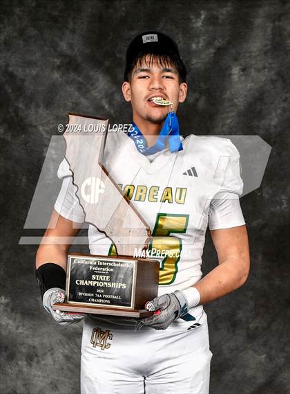 Thumbnail 3 in Moreau Catholic (CIF State DIV 7 AA Championship Trophy Award Photos) photogallery.