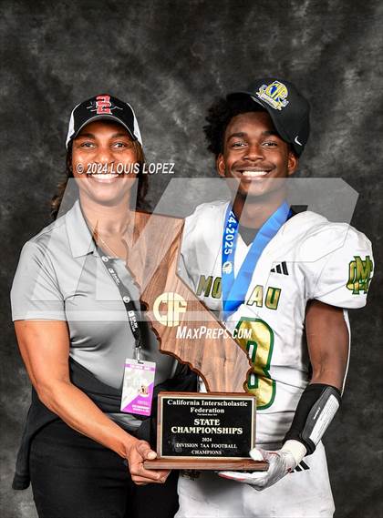 Thumbnail 1 in Moreau Catholic (CIF State DIV 7 AA Championship Trophy Award Photos) photogallery.