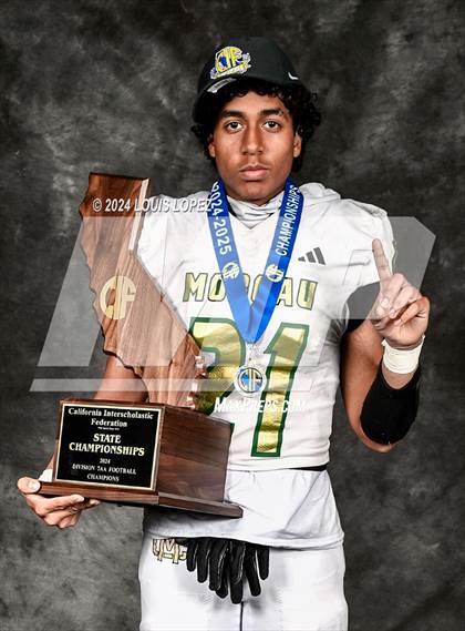 Thumbnail 2 in Moreau Catholic (CIF State DIV 7 AA Championship Trophy Award Photos) photogallery.