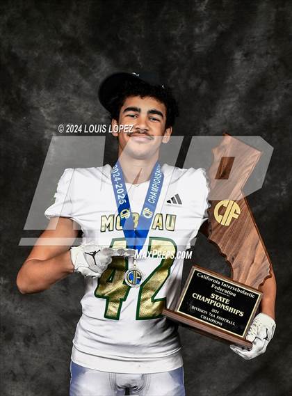 Thumbnail 1 in Moreau Catholic (CIF State DIV 7 AA Championship Trophy Award Photos) photogallery.
