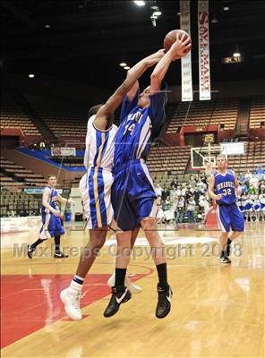 Thumbnail 1 in Immanuel vs. Bakersfield Christian (CIF CS D5 Final) photogallery.