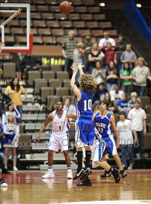 Thumbnail 1 in Immanuel vs. Bakersfield Christian (CIF CS D5 Final) photogallery.