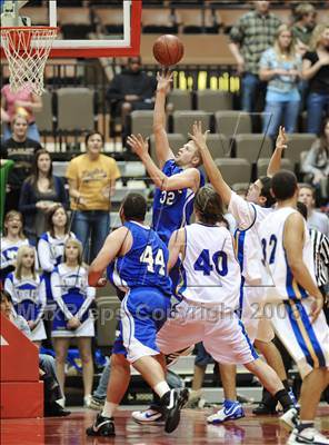 Thumbnail 1 in Immanuel vs. Bakersfield Christian (CIF CS D5 Final) photogallery.