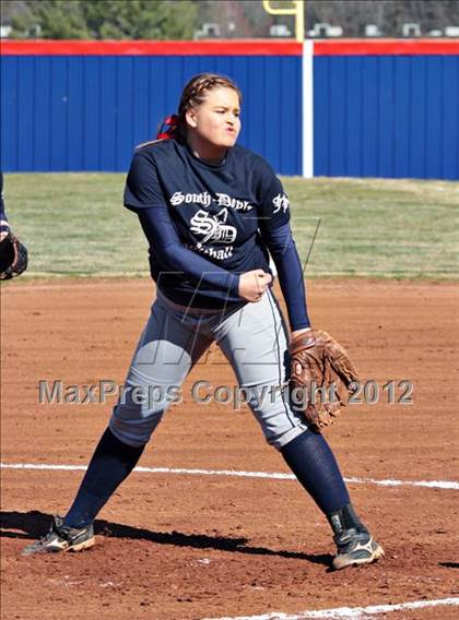 Thumbnail 3 in Fulton @ South-Doyle photogallery.