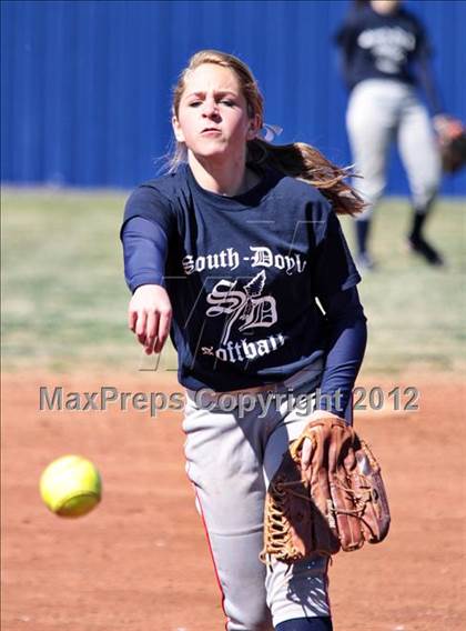 Thumbnail 2 in Fulton @ South-Doyle photogallery.