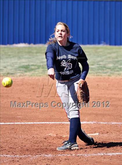 Thumbnail 1 in Fulton @ South-Doyle photogallery.