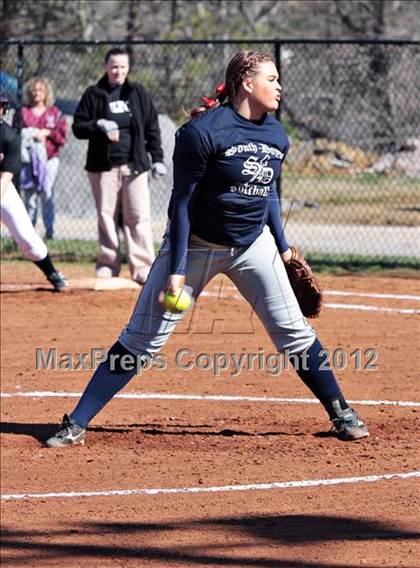 Thumbnail 3 in Fulton @ South-Doyle photogallery.