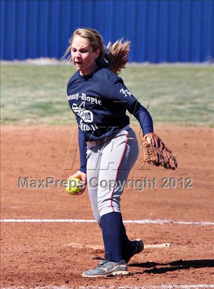 Thumbnail 1 in Fulton @ South-Doyle photogallery.