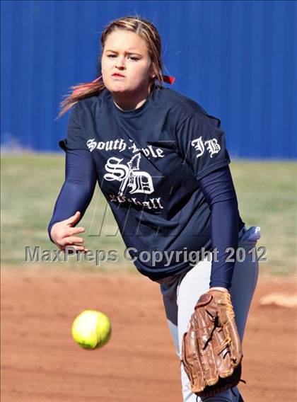 Thumbnail 3 in Fulton @ South-Doyle photogallery.