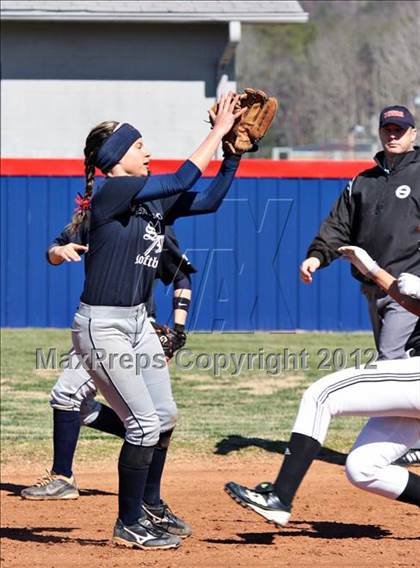 Thumbnail 2 in Fulton @ South-Doyle photogallery.