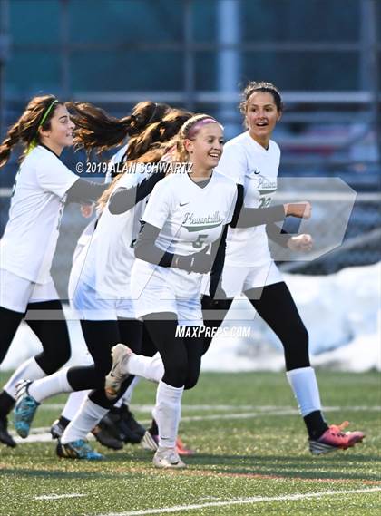 Thumbnail 2 in Pleasantville vs. Central Valley Academy (NYSPHSAA Class B Final) photogallery.
