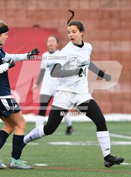 Thumbnail 2 in Pleasantville vs. Central Valley Academy (NYSPHSAA Class B Final) photogallery.