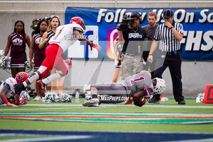 Thumbnail 3 in Blountstown vs. Madison County (FHSAA Class 1A Final) photogallery.