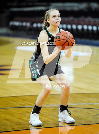 Thumbnail 2 in Tanque Verde vs. Holbrook (AIA 3A Quarterfinal) photogallery.