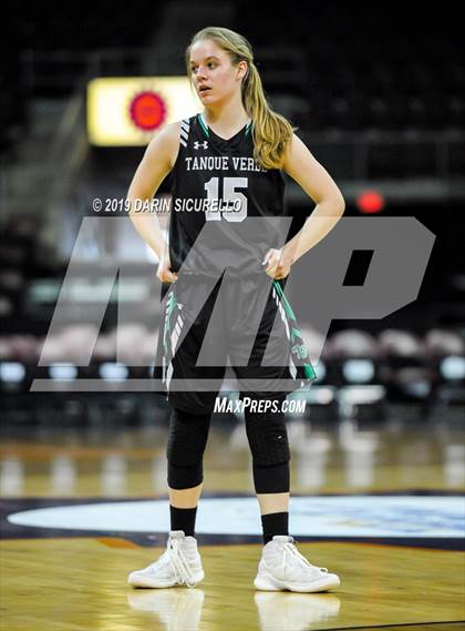 Thumbnail 2 in Tanque Verde vs. Holbrook (AIA 3A Quarterfinal) photogallery.