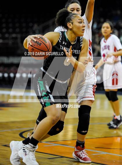 Thumbnail 2 in Tanque Verde vs. Holbrook (AIA 3A Quarterfinal) photogallery.