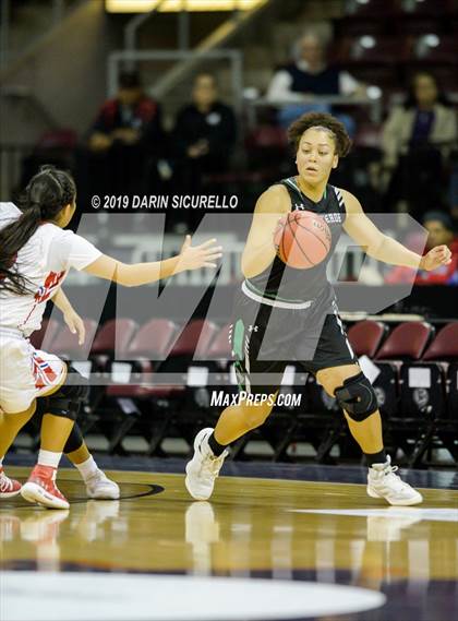 Thumbnail 2 in Tanque Verde vs. Holbrook (AIA 3A Quarterfinal) photogallery.