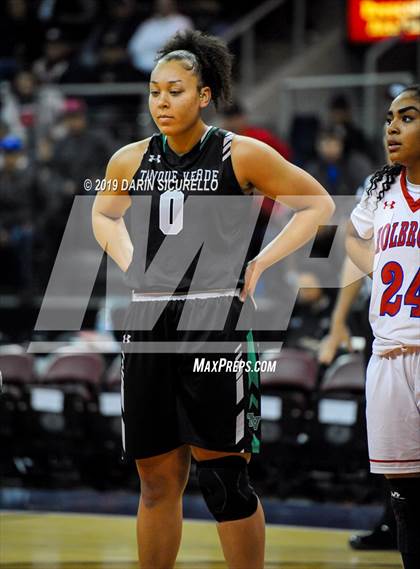 Thumbnail 1 in Tanque Verde vs. Holbrook (AIA 3A Quarterfinal) photogallery.