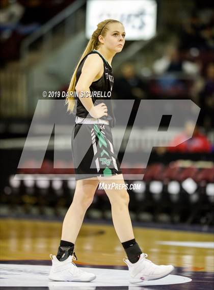 Thumbnail 1 in Tanque Verde vs. Holbrook (AIA 3A Quarterfinal) photogallery.