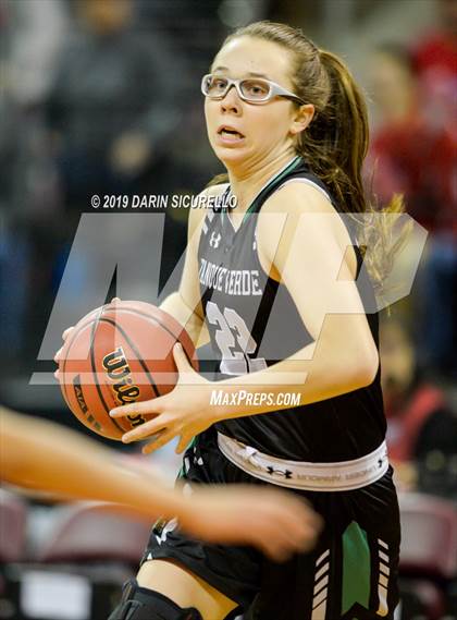 Thumbnail 2 in Tanque Verde vs. Holbrook (AIA 3A Quarterfinal) photogallery.