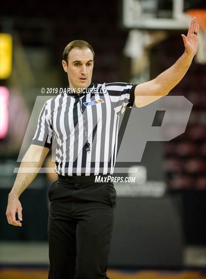 Thumbnail 2 in Tanque Verde vs. Holbrook (AIA 3A Quarterfinal) photogallery.