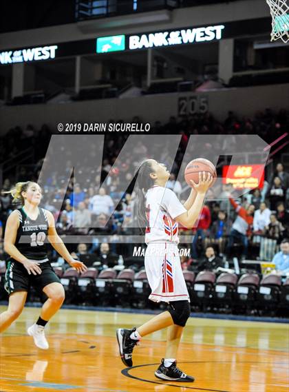 Thumbnail 3 in Tanque Verde vs. Holbrook (AIA 3A Quarterfinal) photogallery.