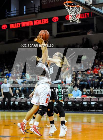 Thumbnail 2 in Tanque Verde vs. Holbrook (AIA 3A Quarterfinal) photogallery.