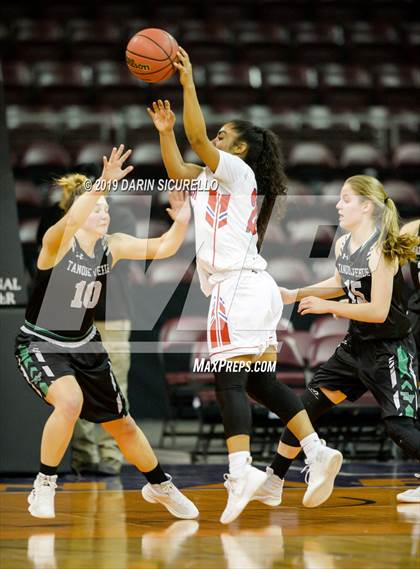 Thumbnail 3 in Tanque Verde vs. Holbrook (AIA 3A Quarterfinal) photogallery.