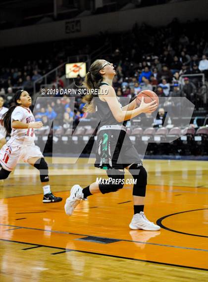 Thumbnail 2 in Tanque Verde vs. Holbrook (AIA 3A Quarterfinal) photogallery.
