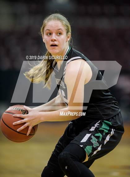 Thumbnail 3 in Tanque Verde vs. Holbrook (AIA 3A Quarterfinal) photogallery.