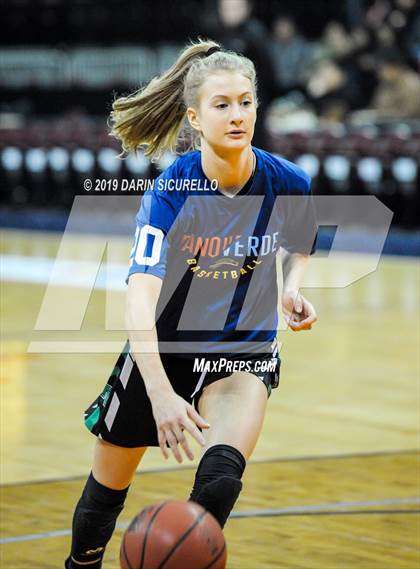 Thumbnail 2 in Tanque Verde vs. Holbrook (AIA 3A Quarterfinal) photogallery.