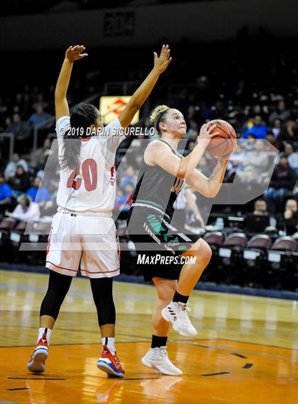 Thumbnail 2 in Tanque Verde vs. Holbrook (AIA 3A Quarterfinal) photogallery.